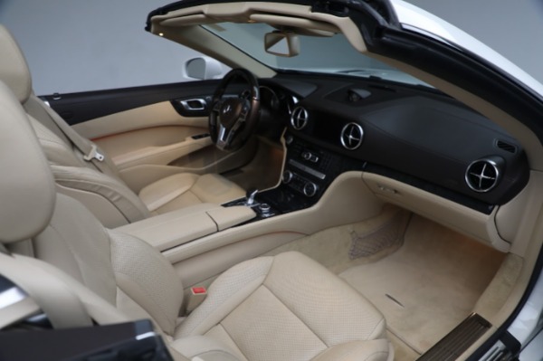 Used 2016 Mercedes-Benz SL-Class SL 400 for sale $44,900 at Aston Martin of Greenwich in Greenwich CT 06830 24