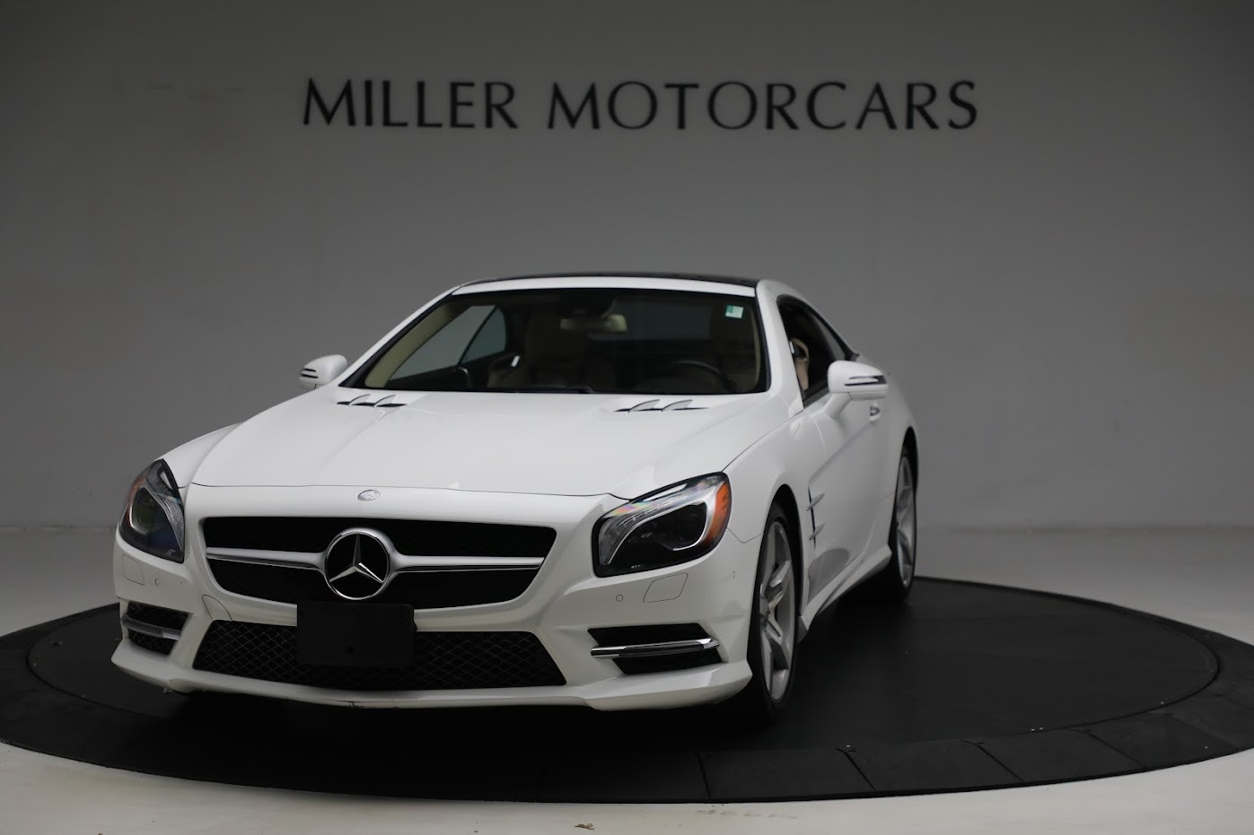 Used 2016 Mercedes-Benz SL-Class SL 400 for sale $44,900 at Aston Martin of Greenwich in Greenwich CT 06830 1