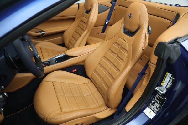 Used 2022 Ferrari Portofino M for sale $324,900 at Aston Martin of Greenwich in Greenwich CT 06830 21
