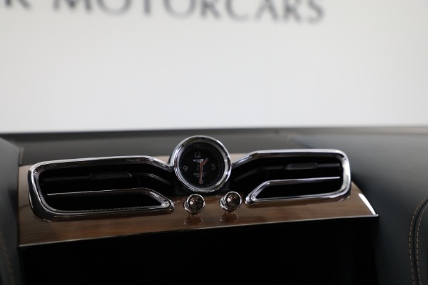 Used 2023 Bentley Bentayga V8 for sale $183,900 at Aston Martin of Greenwich in Greenwich CT 06830 22