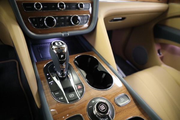 Used 2023 Bentley Bentayga V8 for sale $183,900 at Aston Martin of Greenwich in Greenwich CT 06830 23