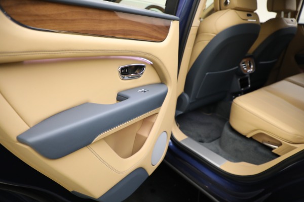 Used 2023 Bentley Bentayga V8 for sale $183,900 at Aston Martin of Greenwich in Greenwich CT 06830 26