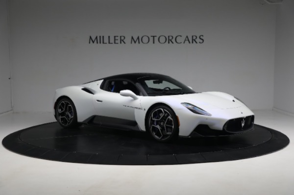 Used 2022 Maserati MC20 for sale $203,900 at Aston Martin of Greenwich in Greenwich CT 06830 21