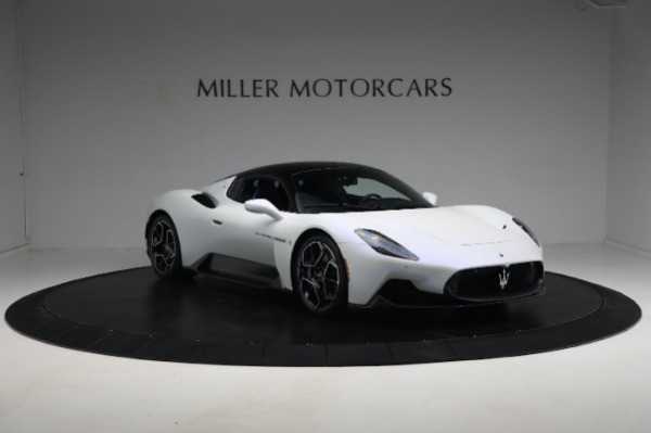 Used 2022 Maserati MC20 for sale $194,900 at Aston Martin of Greenwich in Greenwich CT 06830 22