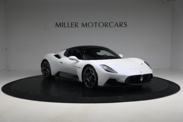 Used 2022 Maserati MC20 for sale $203,900 at Aston Martin of Greenwich in Greenwich CT 06830 22
