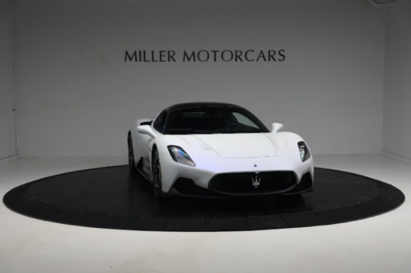 Used 2022 Maserati MC20 for sale $194,900 at Aston Martin of Greenwich in Greenwich CT 06830 24