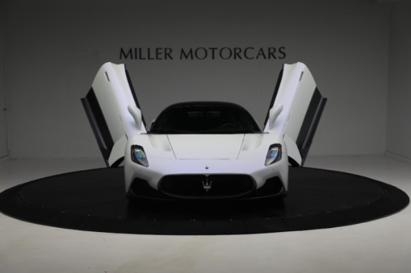 Used 2022 Maserati MC20 for sale $203,900 at Aston Martin of Greenwich in Greenwich CT 06830 28
