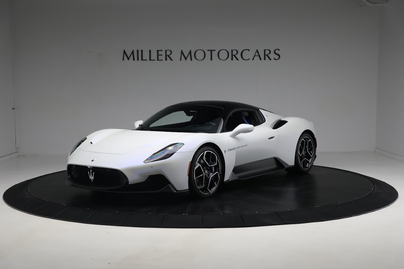 Used 2022 Maserati MC20 for sale $203,900 at Aston Martin of Greenwich in Greenwich CT 06830 1