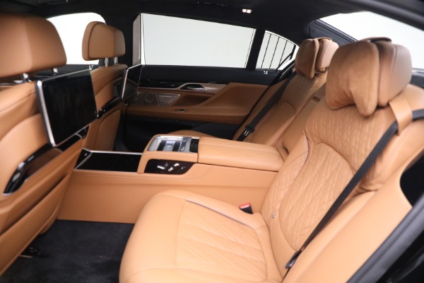 Used 2022 BMW 7 Series ALPINA B7 xDrive for sale $109,900 at Aston Martin of Greenwich in Greenwich CT 06830 24