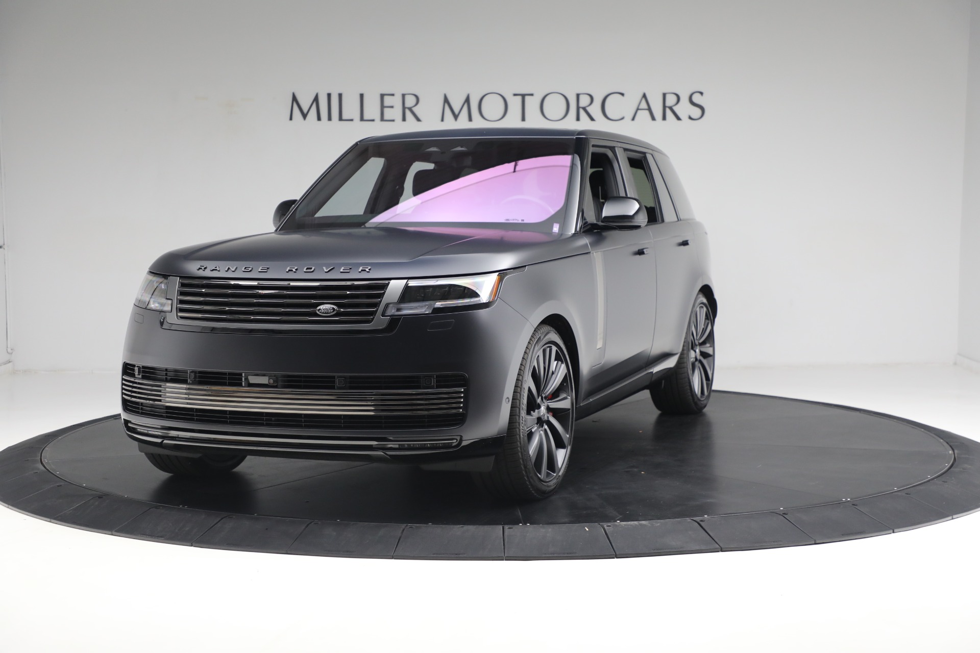 Used 2023 Land Rover Range Rover P530 SV for sale $229,900 at Aston Martin of Greenwich in Greenwich CT 06830 1