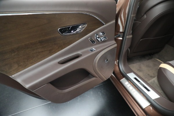 Used 2023 Bentley Flying Spur Speed for sale $289,900 at Aston Martin of Greenwich in Greenwich CT 06830 19