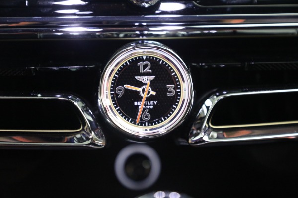 Used 2023 Bentley Flying Spur Speed for sale $289,900 at Aston Martin of Greenwich in Greenwich CT 06830 25