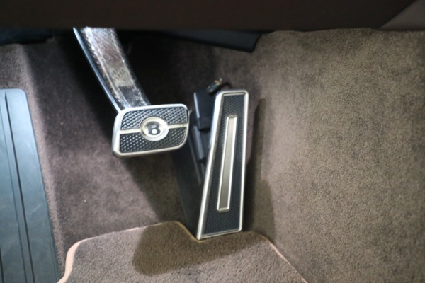Used 2023 Bentley Flying Spur Speed for sale $289,900 at Aston Martin of Greenwich in Greenwich CT 06830 28