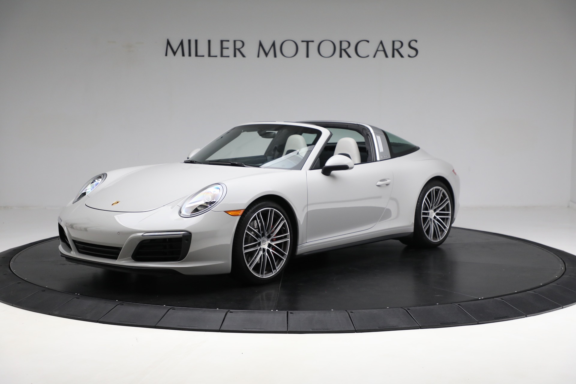 Used 2019 Porsche 911 Targa 4S for sale Sold at Aston Martin of Greenwich in Greenwich CT 06830 1