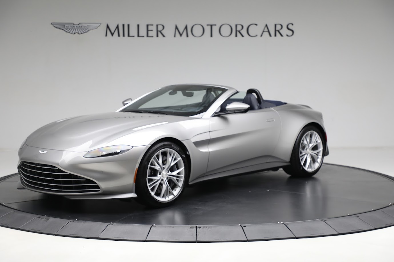 Used 2022 Aston Martin Vantage for sale $139,900 at Aston Martin of Greenwich in Greenwich CT 06830 1