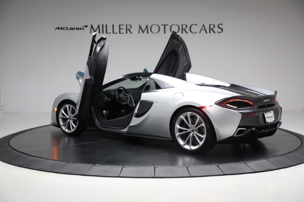 Used 2018 McLaren 570S Spider for sale $162,900 at Aston Martin of Greenwich in Greenwich CT 06830 18