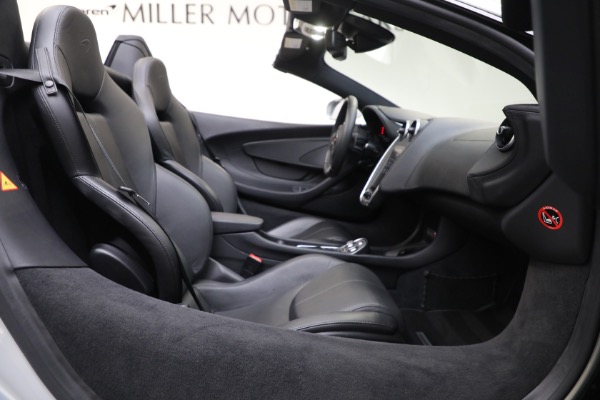 Used 2018 McLaren 570S Spider for sale $173,900 at Aston Martin of Greenwich in Greenwich CT 06830 27