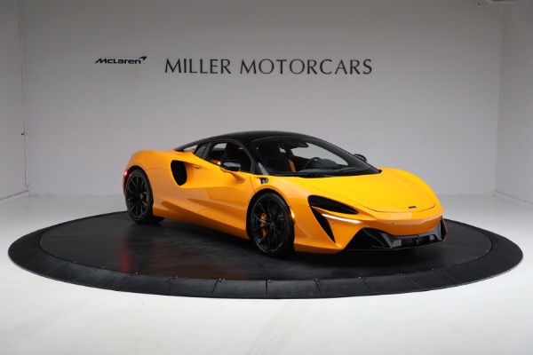 New 2024 McLaren Artura Performance for sale $278,233 at Aston Martin of Greenwich in Greenwich CT 06830 14