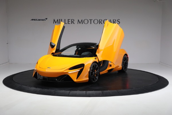 New 2024 McLaren Artura Performance for sale $278,233 at Aston Martin of Greenwich in Greenwich CT 06830 16