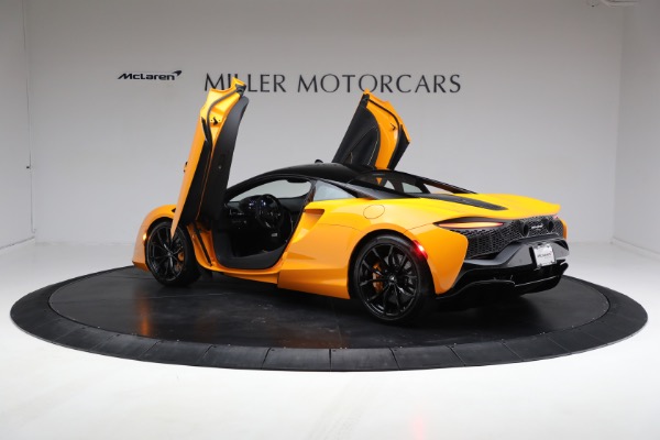 New 2024 McLaren Artura Performance for sale $278,233 at Aston Martin of Greenwich in Greenwich CT 06830 18
