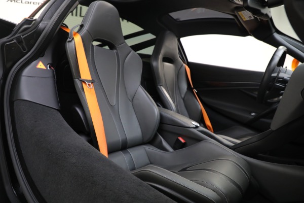 Used 2019 McLaren 720S for sale $209,900 at Aston Martin of Greenwich in Greenwich CT 06830 14