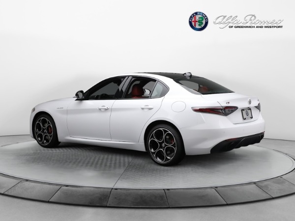 New 2024 Alfa Romeo Giulia Veloce for sale $55,985 at Aston Martin of Greenwich in Greenwich CT 06830 10