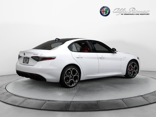 New 2024 Alfa Romeo Giulia Veloce for sale $55,985 at Aston Martin of Greenwich in Greenwich CT 06830 14