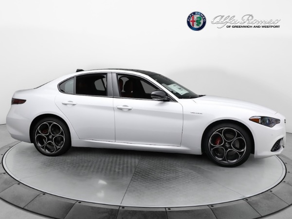 New 2024 Alfa Romeo Giulia Veloce for sale $55,985 at Aston Martin of Greenwich in Greenwich CT 06830 16