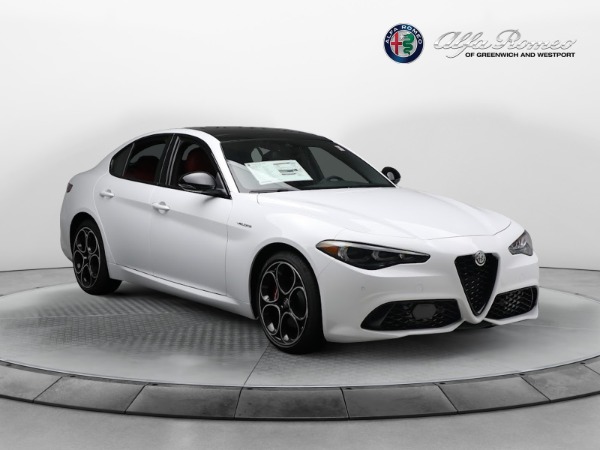 New 2024 Alfa Romeo Giulia Veloce for sale $55,985 at Aston Martin of Greenwich in Greenwich CT 06830 18