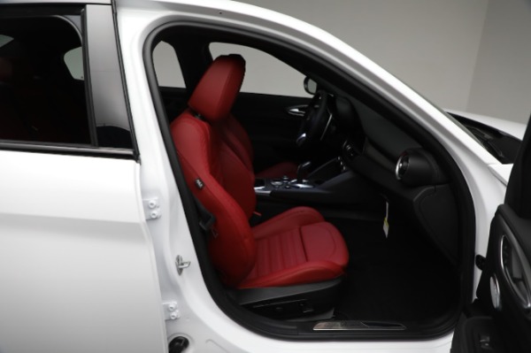 New 2024 Alfa Romeo Giulia Veloce for sale Sold at Aston Martin of Greenwich in Greenwich CT 06830 26