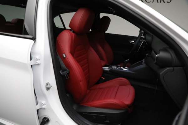 New 2024 Alfa Romeo Giulia Veloce for sale Sold at Aston Martin of Greenwich in Greenwich CT 06830 27