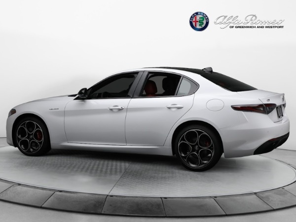 New 2024 Alfa Romeo Giulia Veloce for sale $55,985 at Aston Martin of Greenwich in Greenwich CT 06830 9
