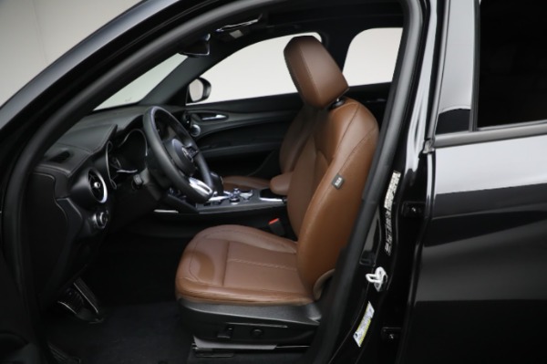 Used 2022 Alfa Romeo Stelvio Ti for sale Sold at Aston Martin of Greenwich in Greenwich CT 06830 22