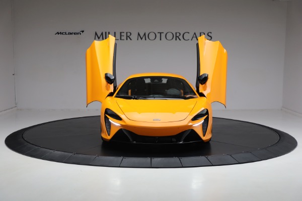 New 2024 McLaren Artura for sale Sold at Aston Martin of Greenwich in Greenwich CT 06830 13