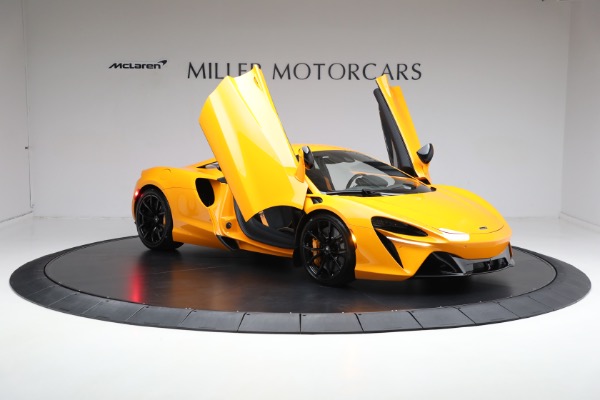 New 2024 McLaren Artura for sale Sold at Aston Martin of Greenwich in Greenwich CT 06830 18