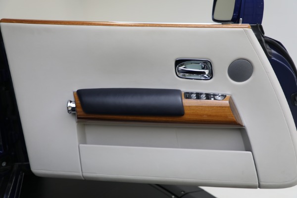 Used 2010 Rolls-Royce Phantom Drophead Coupe for sale Sold at Aston Martin of Greenwich in Greenwich CT 06830 28