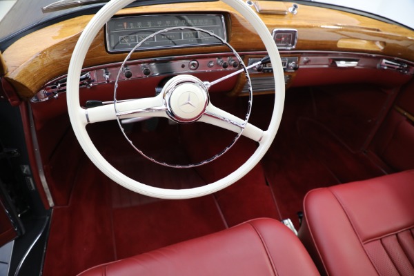 Used 1959 Mercedes Benz 220 S Ponton Cabriolet for sale $229,900 at Aston Martin of Greenwich in Greenwich CT 06830 16