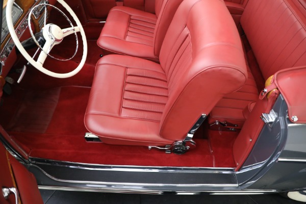 Used 1959 Mercedes Benz 220 S Ponton Cabriolet for sale $229,900 at Aston Martin of Greenwich in Greenwich CT 06830 17