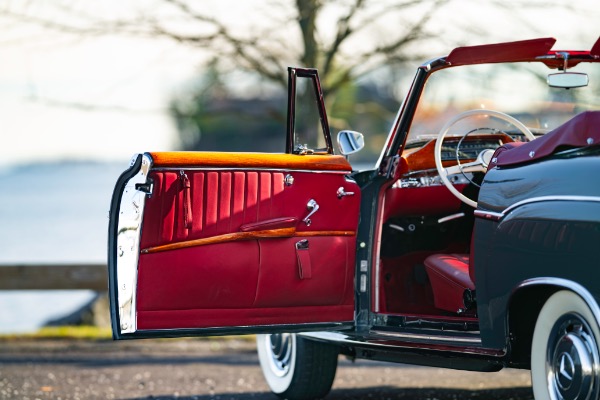 Used 1959 Mercedes-Benz 220 S Ponton Cabriolet for sale $149,900 at Aston Martin of Greenwich in Greenwich CT 06830 17