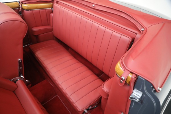 Used 1959 Mercedes Benz 220 S Ponton Cabriolet for sale $229,900 at Aston Martin of Greenwich in Greenwich CT 06830 20