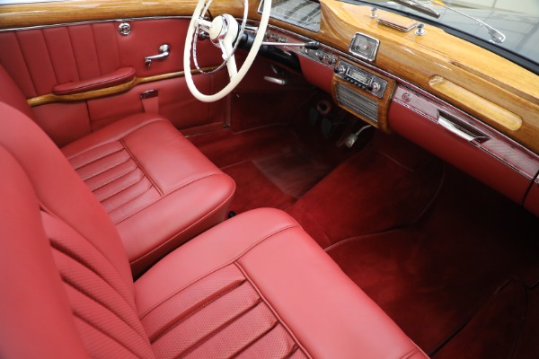 Used 1959 Mercedes Benz 220 S Ponton Cabriolet for sale $229,900 at Aston Martin of Greenwich in Greenwich CT 06830 23