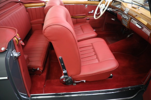Used 1959 Mercedes Benz 220 S Ponton Cabriolet for sale $229,900 at Aston Martin of Greenwich in Greenwich CT 06830 24