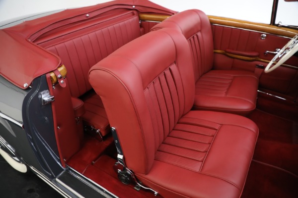 Used 1959 Mercedes Benz 220 S Ponton Cabriolet for sale $229,900 at Aston Martin of Greenwich in Greenwich CT 06830 25