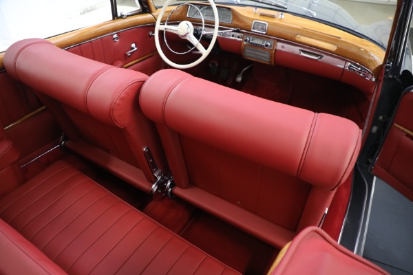 Used 1959 Mercedes Benz 220 S Ponton Cabriolet for sale $229,900 at Aston Martin of Greenwich in Greenwich CT 06830 26