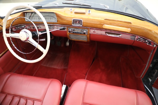 Used 1959 Mercedes Benz 220 S Ponton Cabriolet for sale $229,900 at Aston Martin of Greenwich in Greenwich CT 06830 27