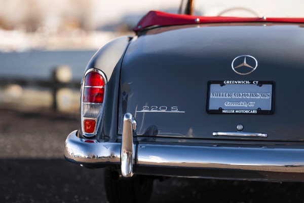 Used 1959 Mercedes Benz 220 S Ponton Cabriolet for sale $229,900 at Aston Martin of Greenwich in Greenwich CT 06830 9