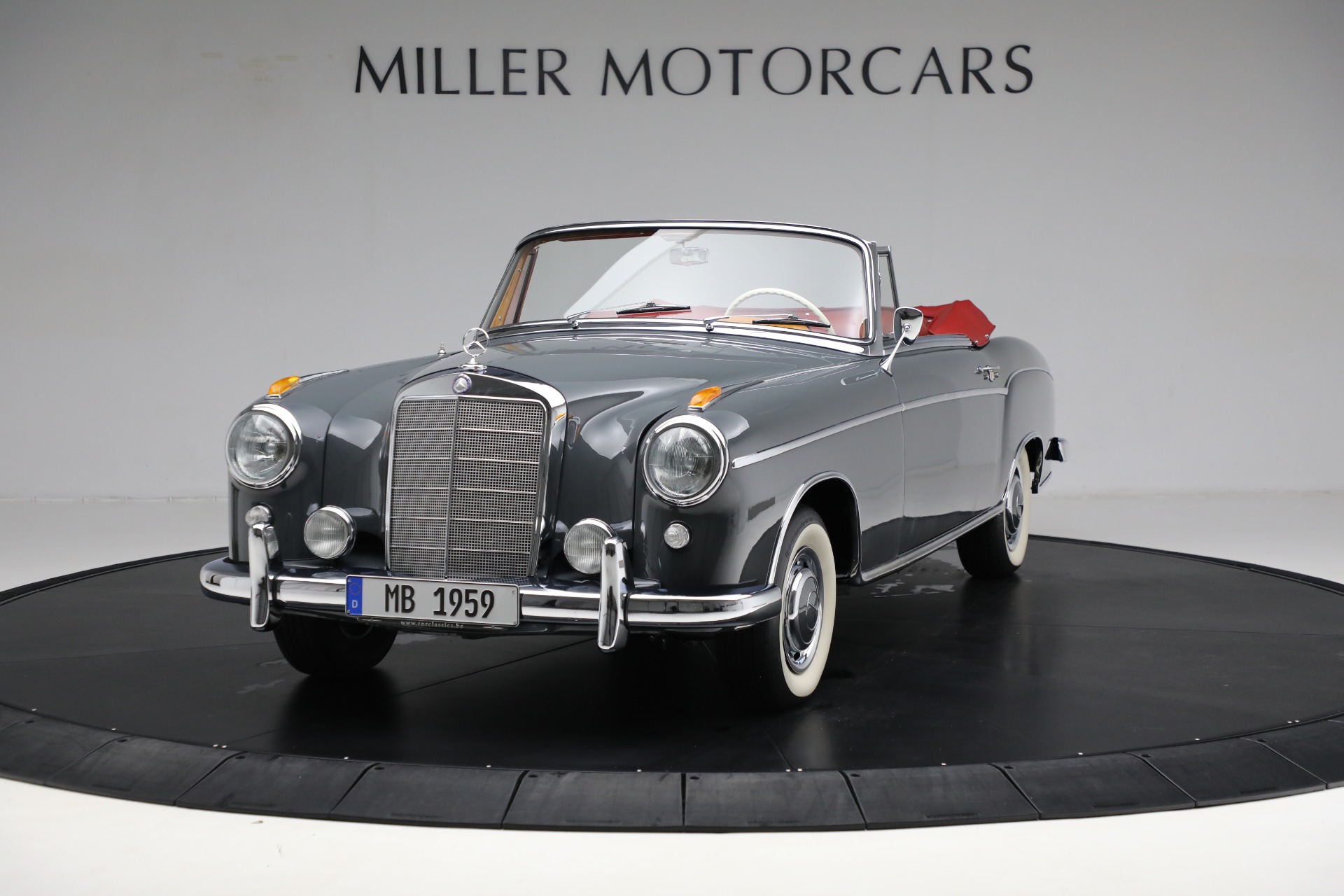 Used 1959 Mercedes-Benz 220 S Ponton Cabriolet for sale $149,900 at Aston Martin of Greenwich in Greenwich CT 06830 1