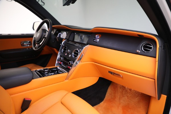 Used 2022 Rolls-Royce Cullinan for sale Sold at Aston Martin of Greenwich in Greenwich CT 06830 28