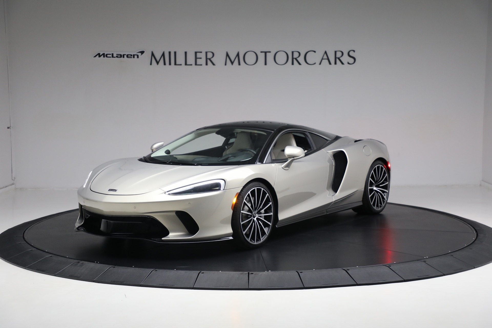 Used 2020 McLaren GT Luxe for sale $169,900 at Aston Martin of Greenwich in Greenwich CT 06830 1