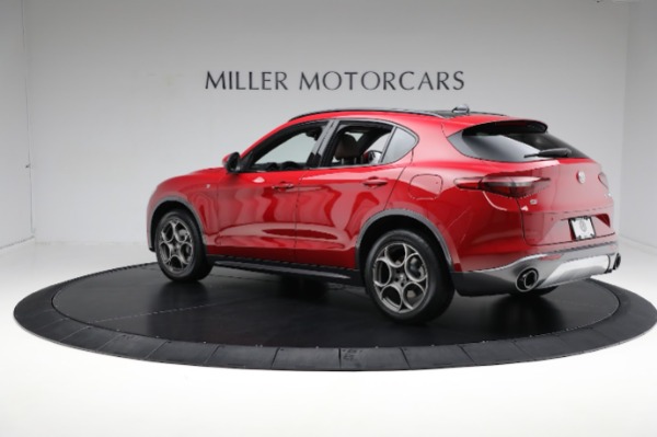 Used 2022 Alfa Romeo Stelvio Ti for sale $35,900 at Aston Martin of Greenwich in Greenwich CT 06830 10